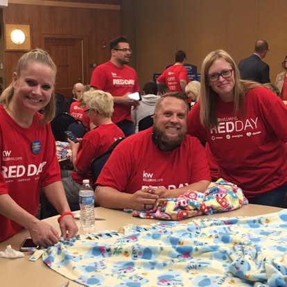 32214725_807449809440592_5592116250537885696_n