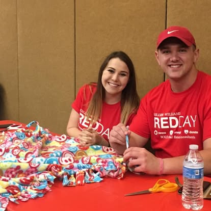 32294317_807449642773942_6005146079819988992_n