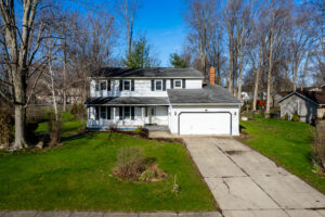 Simon Says…”New Listing in North RIdgeville!” 5922 Opal St is a Show-Stopper!